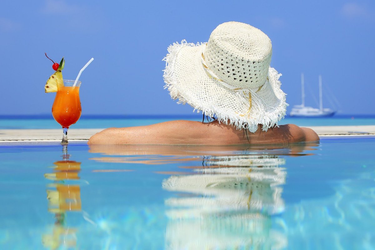 InfinityClinic_'s tweet photo. Apenas dos semanas para las #vacaciones, ya no queda nada para poder disfrutar del tiempo libre 👏 #felizviernes https://t.co/xacz3pwC28