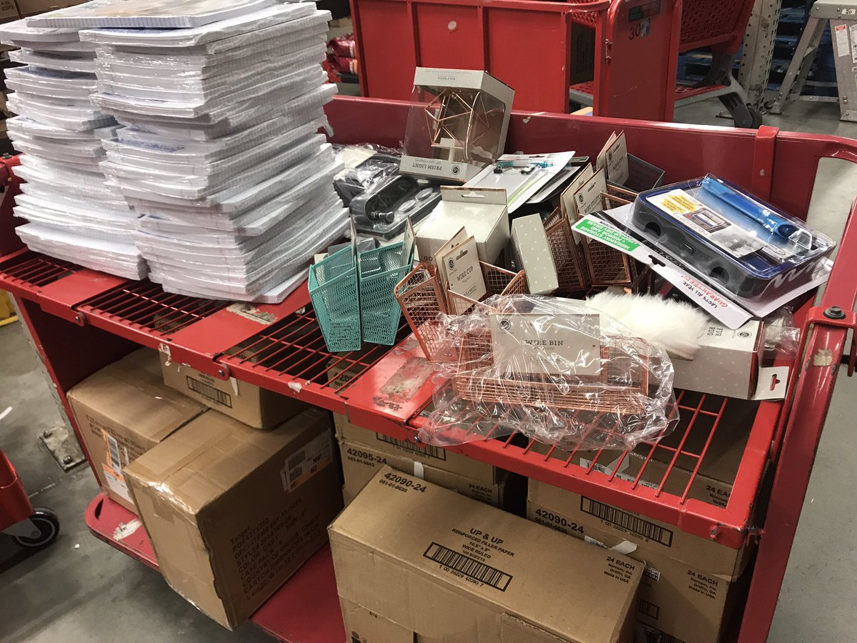 When your E2E team fills BTC &amp; BTS 😍 #EndToEnd <a href="/kristin_raby/">Kristin Raby</a> <a href="/AmberHafron/">Amber hafron</a>