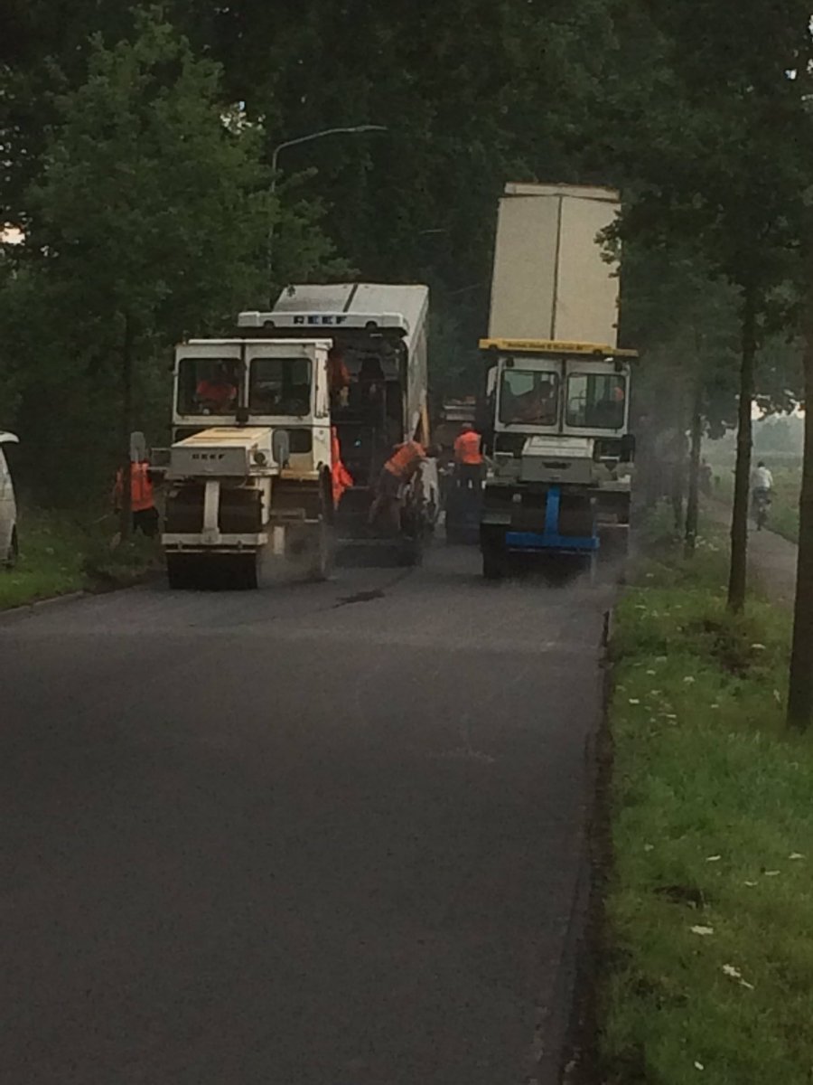 MaikelWelmers's tweet photo. #asfalt @GemeenteDuiven rijksweg #warminwarm #naadloos #vakmanschap @ReefInfra @Struktonciviel https://t.co/duKYq2VGf8