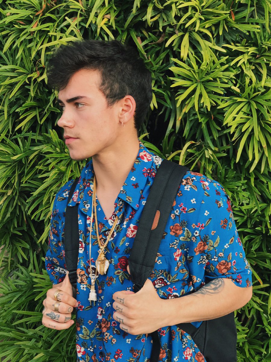 wesleytucker's tweet photo. 🌴🖖🏽 https://t.co/h01FvtmIDH