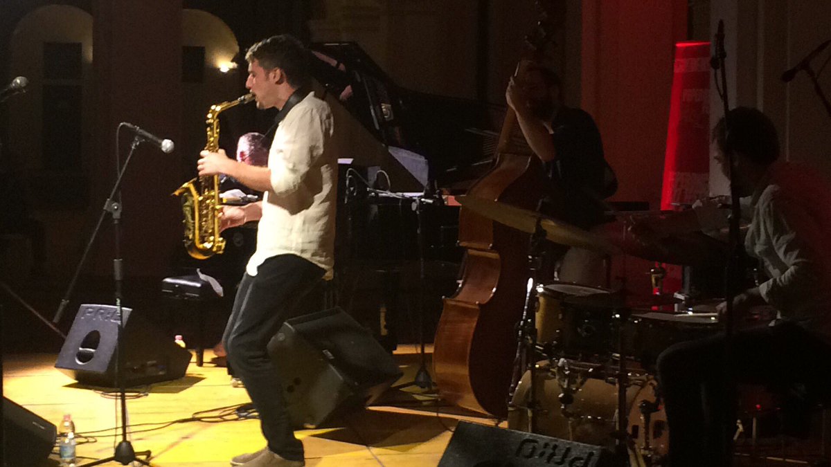 amminDanieledaC's tweet photo. Ottima performance di #DavidKikoski meets #TanoTrio #DGermani #SBattaglia #JChiavassa #Peperoncino @fest_jazz #Castrovillari #Protoconvento https://t.co/6vGK1WxsjP