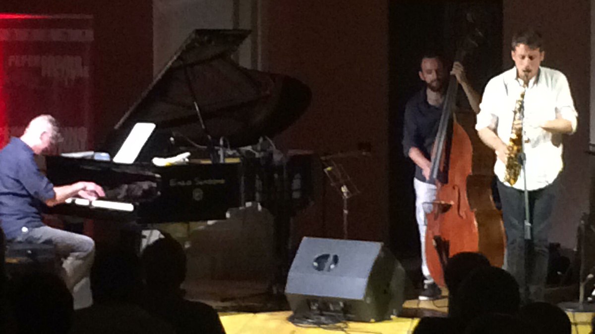 amminDanieledaC's tweet photo. Ottima performance di #DavidKikoski meets #TanoTrio #DGermani #SBattaglia #JChiavassa #Peperoncino @fest_jazz #Castrovillari #Protoconvento https://t.co/6vGK1WxsjP