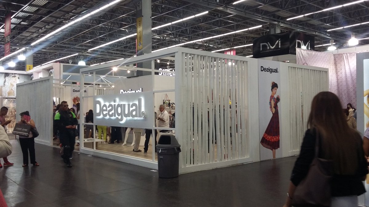ICEXMexico's tweet photo. Destaca participación de firmas españolas en Expo Intermoda 2017, que se celebra en Guadalajara @Intermoda #Dorez #DarioBeltran #PazTorras https://t.co/BJp1IOXWRz