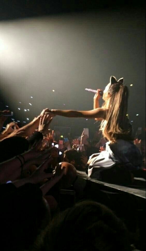 arixselll's tweet photo. As #arianators  we are always with you.We love you more than everything ♡
#ArianaWeAreHereForYou https://t.co/j4FL4HlpF7