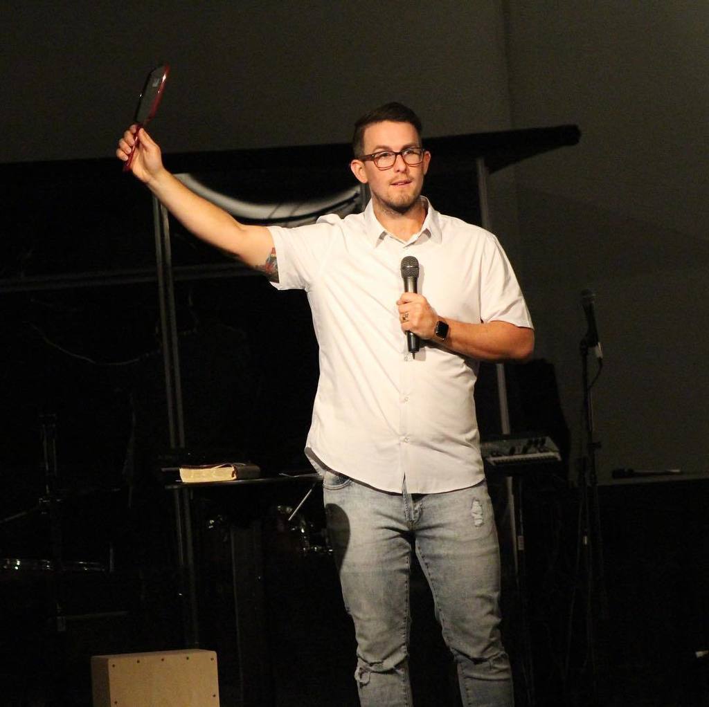 movechurchtv's tweet photo. "Jesus turns the mirror away from us, so that we may reflect His glory to the world." + Pastor Tres, #SummerAtMove… https://t.co/gU3MIMkXcc https://t.co/M1V0ka8uJf