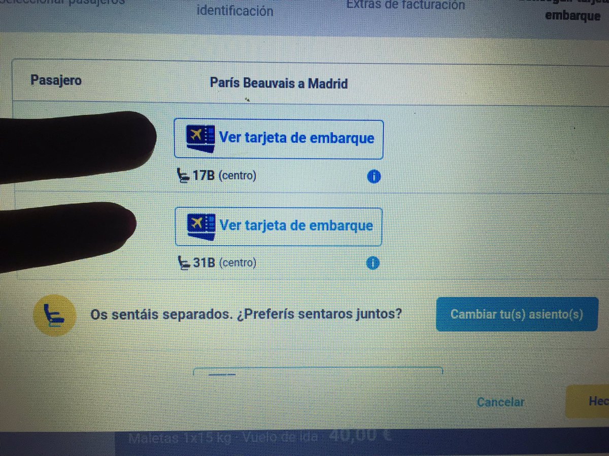 lvdclaudia's tweet photo. El nuevo invento de @Ryanair:"si queréis sentaros juntos, a pagar".No habían caído tan bajo desde la caja de cartón para medir maletas... 😤👿 https://t.co/IL2wEgNjUq