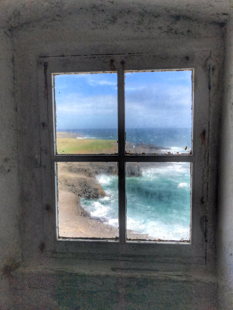HeritageToursWx's tweet photo. Windows &amp; Doorway into my day @hooklighthouse &amp; @DuncannonFort #madaboutnorman #staywexford #aboutanhour #williammarshall #greatestknight https://t.co/MIu0TnqBaQ