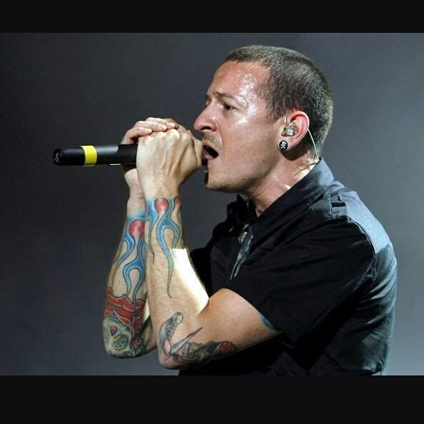 acedaanimal05's tweet photo. Maaaaaan Linkin Park is one of my favorite Rock band groups ! 
R.I.P. Chester Bennington 
died at the age of 41
Suicide Death 😔 https://t.co/piFlkbMNvz