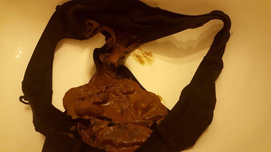AverageTeen999's tweet photo. Totally juss shit myself💩💩😂😂 https://t.co/OZ6qVeywR3