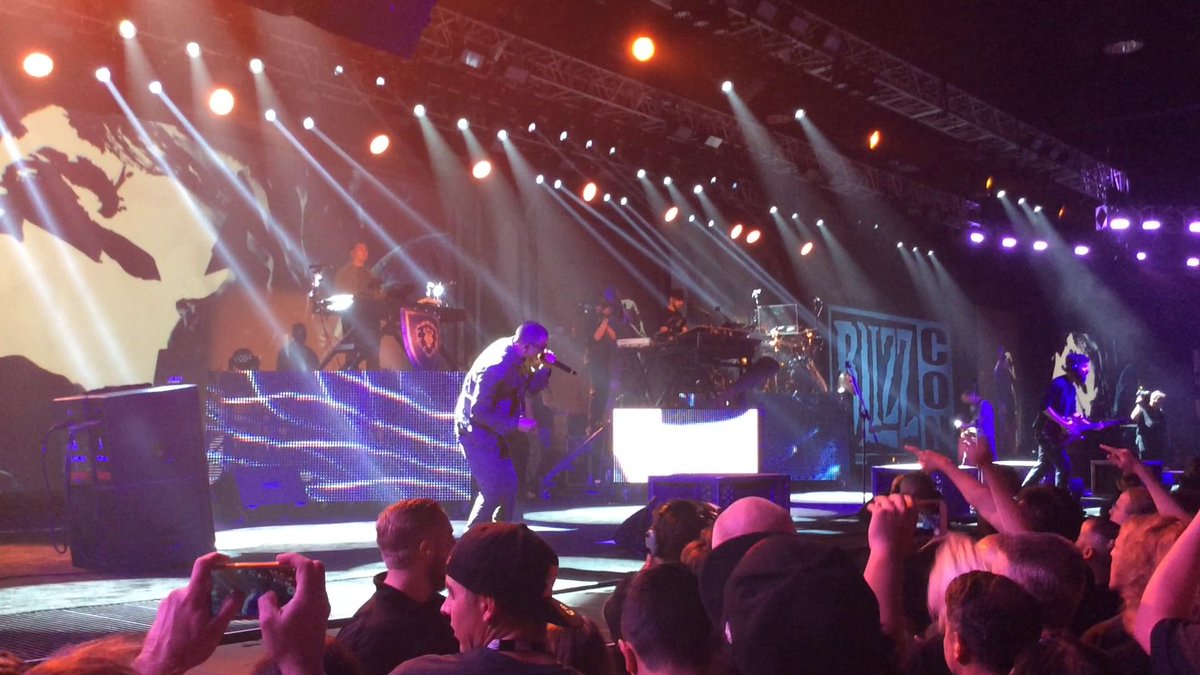 ThijsTCG's tweet photo. What cheered me up after my semi-finals at Blizzcon 2015. Will never forget this concert. Thanks for everything Linkin Park! ❤️ https://t.co/IGE3qog02U