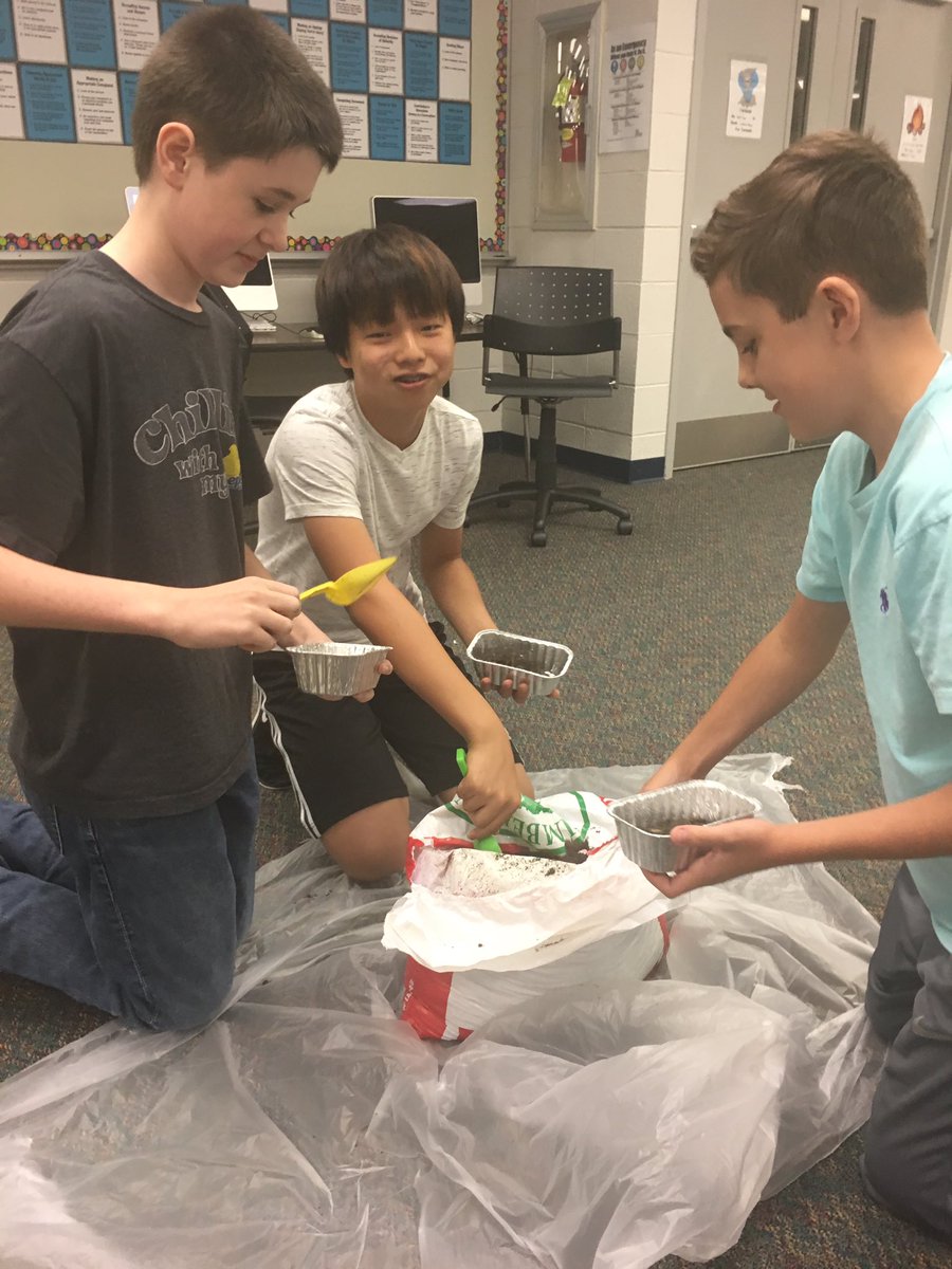chris_redemske's tweet photo. It was a full day today at #rpshal camp @RalstonMS ! Guest speakers on hacking and food science. Also herb gardens! πΏ@SheetsLegitLit https://t.co/atumPTHBEj