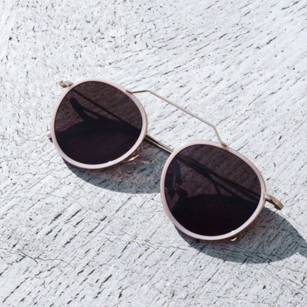 TheLensBar's tweet photo. 🕶 @illesteva 

Tag a friend you’d never catch without their favorite pair of summer sunnies on… https://t.co/SyXm3NRpLH