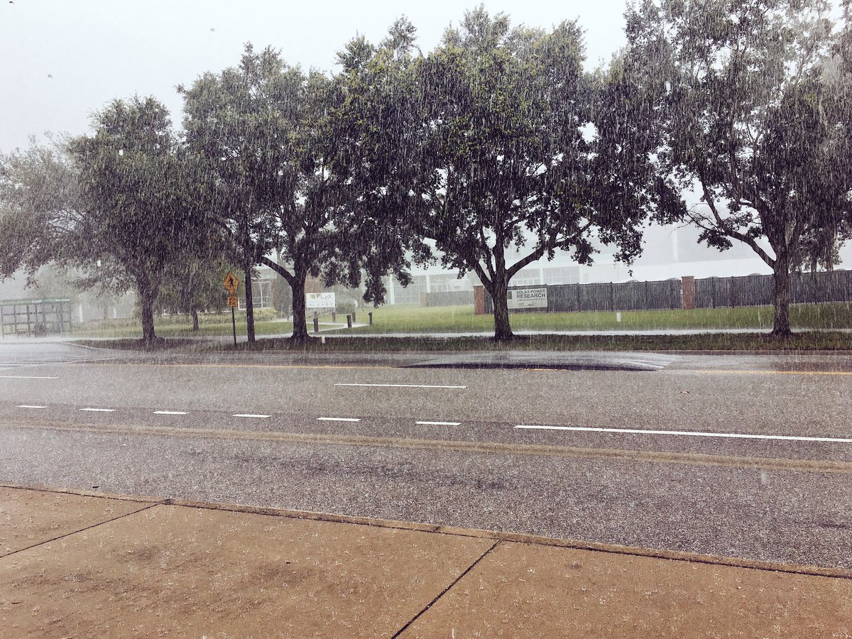 troidre's tweet photo. Sometimes I just hate summers in South Florida. 🙄😒 #itsAlwaysRaining https://t.co/UbcbuzMOOV