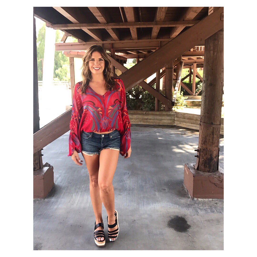 FernandaKellyyy's tweet photo. #FerLook #LAnzateShow #StyledBy @LaCatrinaStyle #ootd #Macys #KellyMonster😈 https://t.co/bt111W0ZzI