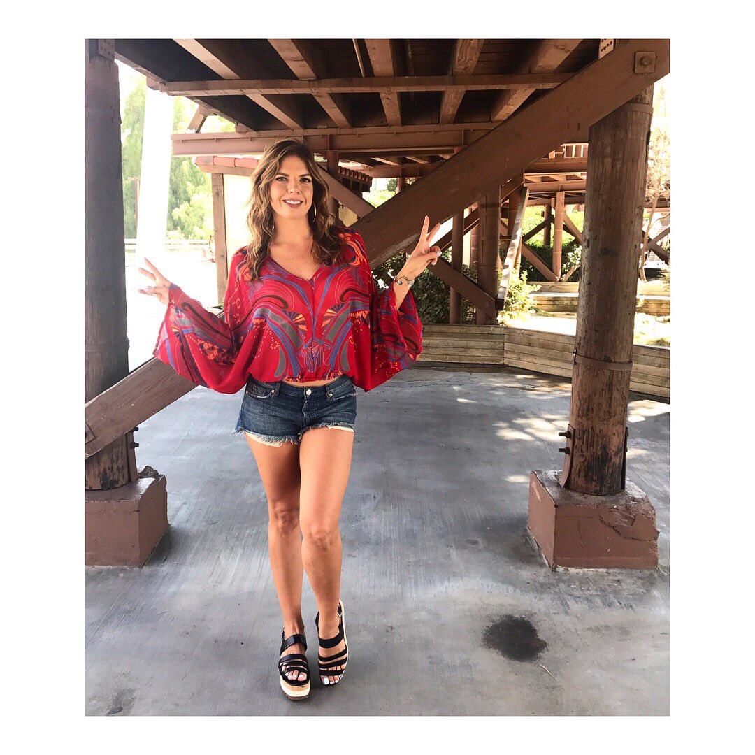 FernandaKellyyy's tweet photo. #FerLook #LAnzateShow #StyledBy @LaCatrinaStyle #ootd #Macys #KellyMonster😈 https://t.co/bt111W0ZzI