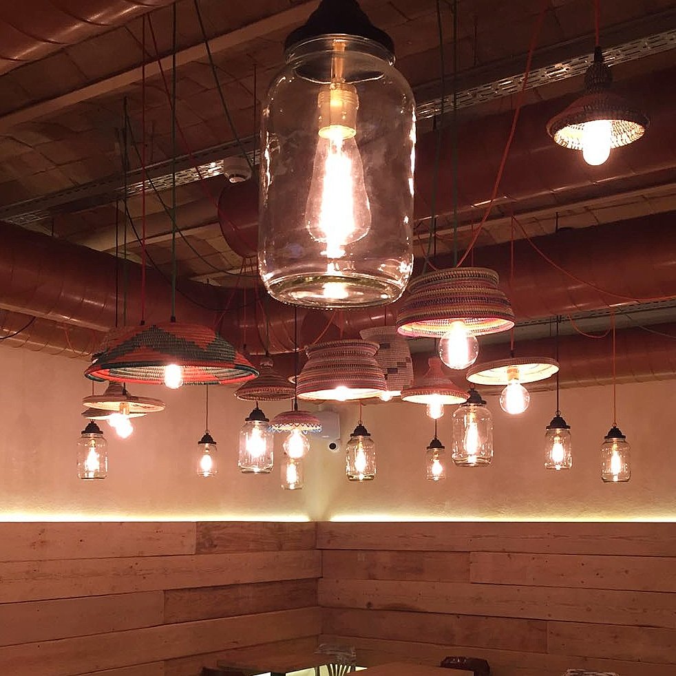 BimaxlightBcn's tweet photo. Fabricamos iluminación decorativa a medida para proyectos de decoración para hoteles, restaurantes, tiendas, viviendas #iluminación #interio https://t.co/MNkG8JZI0m