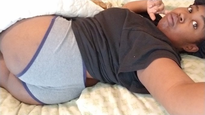 I'm real life glowing up out here so don't miss this jet hoe😎 https://t.co/glOhMQsCCV<a href="/tag/naturalhair"class="tags"><span>#naturalhair</span></a><a href="/tag/naturalbeauty"class="tags"><span>#naturalbeauty</span></a><a href="/tag/blacklivesmatter"class="tags"><span>#blacklivesmatter</span></a>