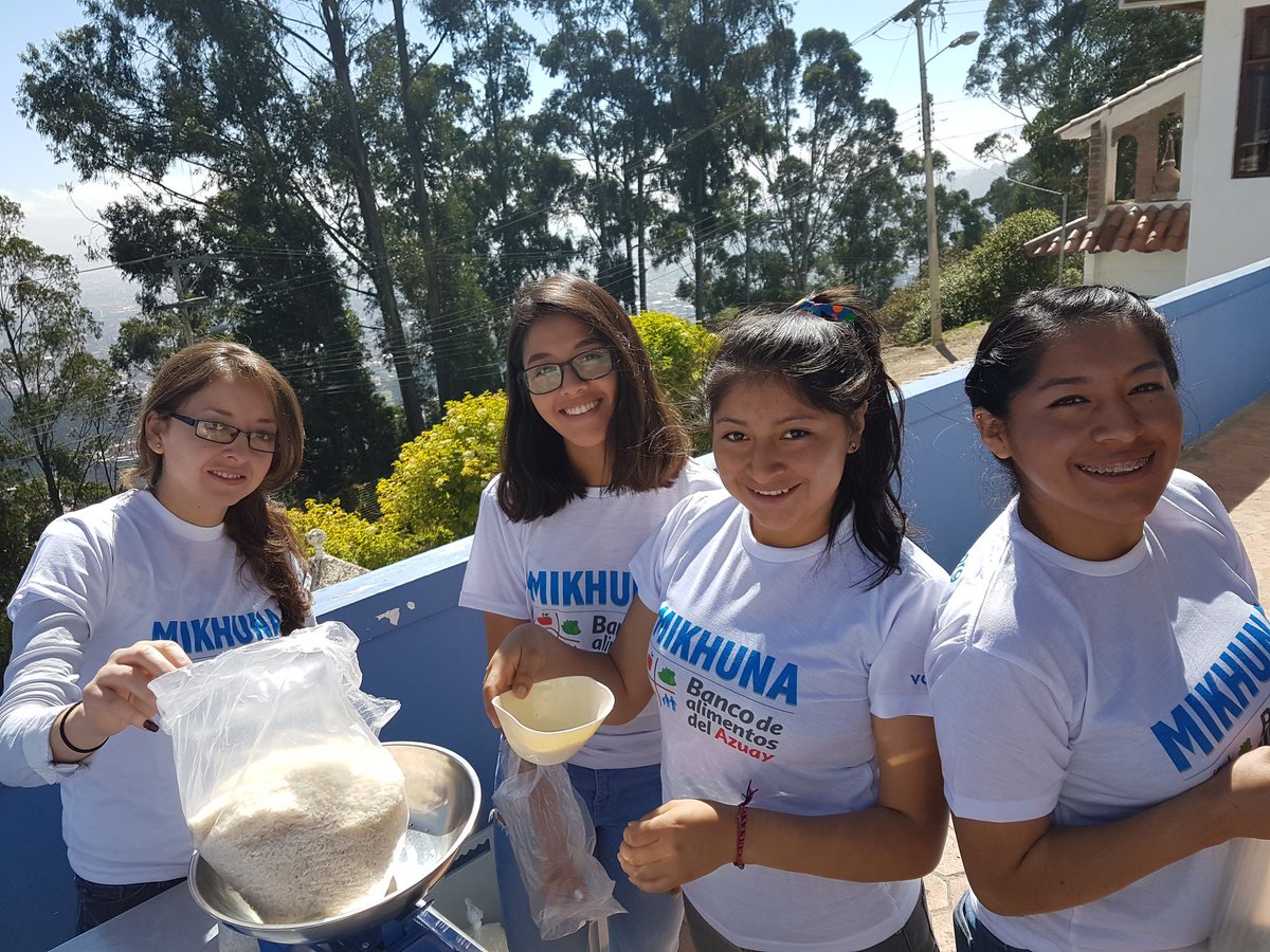 MikhunaBAA's tweet photo. Con #Mikhuna1x1 parte de #YLAIEmpowers involucramos a nuevos voluntarios para empoderar a nuestra comunidad @CuencaEcuador. #MikhunaFoodBank https://t.co/KqwQE8cd0E