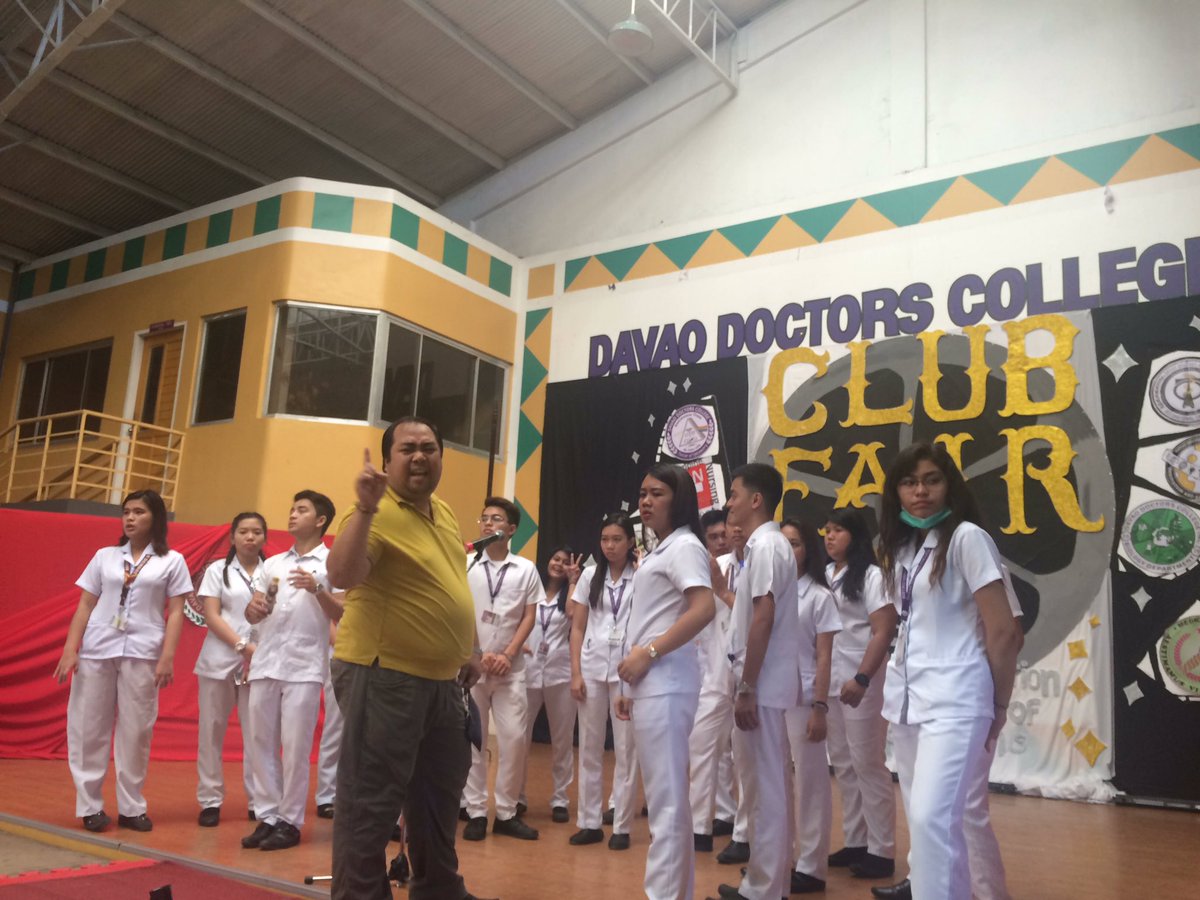 itsmeDex07's tweet photo. Hwag mag strong kuya. HAHAHAHA DDC CHORALE #ClubFair2017 https://t.co/wiYGrlEVG6