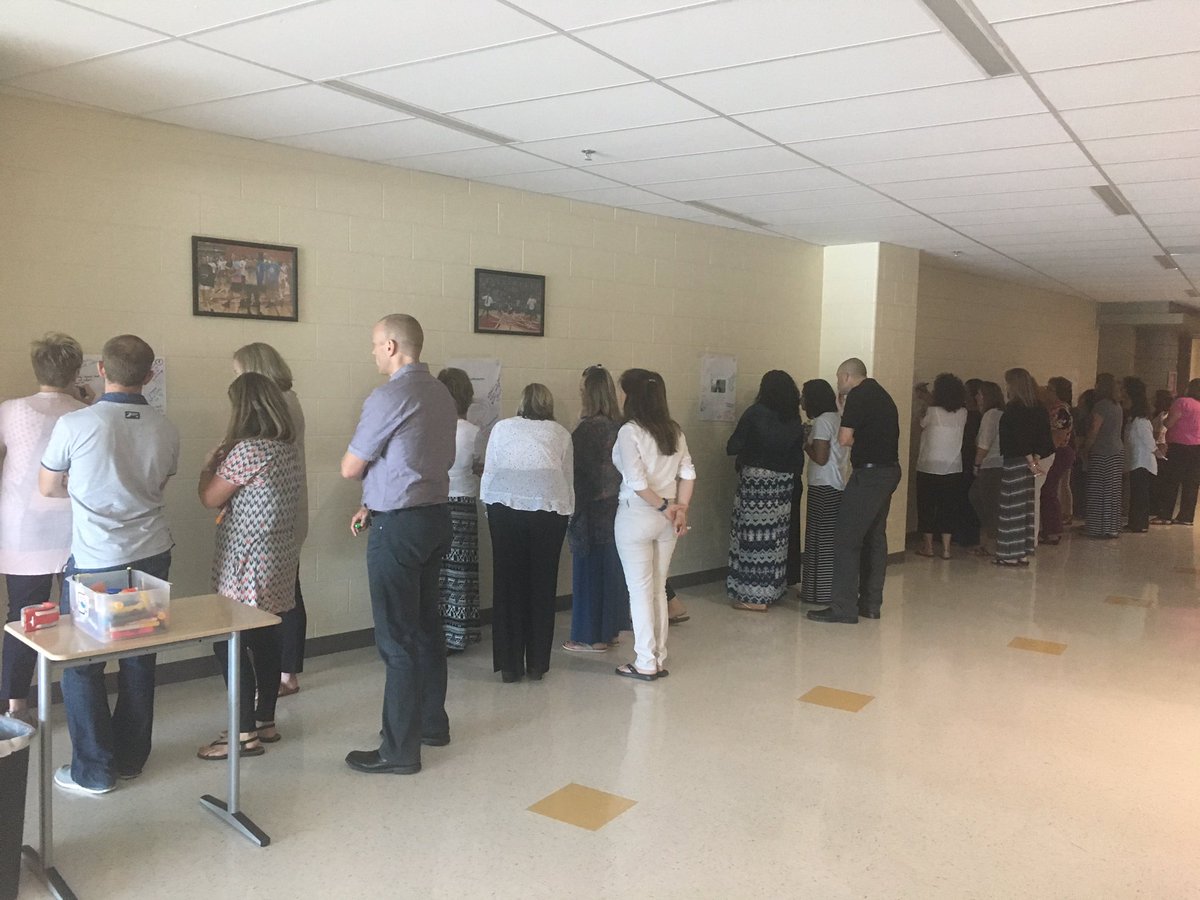 sethbrady9's tweet photo. Thanks to Pritpal Kaur @KaurFoundation 4 making Religious Literacy for Educators a success yesterday!Great presentation on Sikhism! #ASCDTig https://t.co/RfMGlS3Mr6