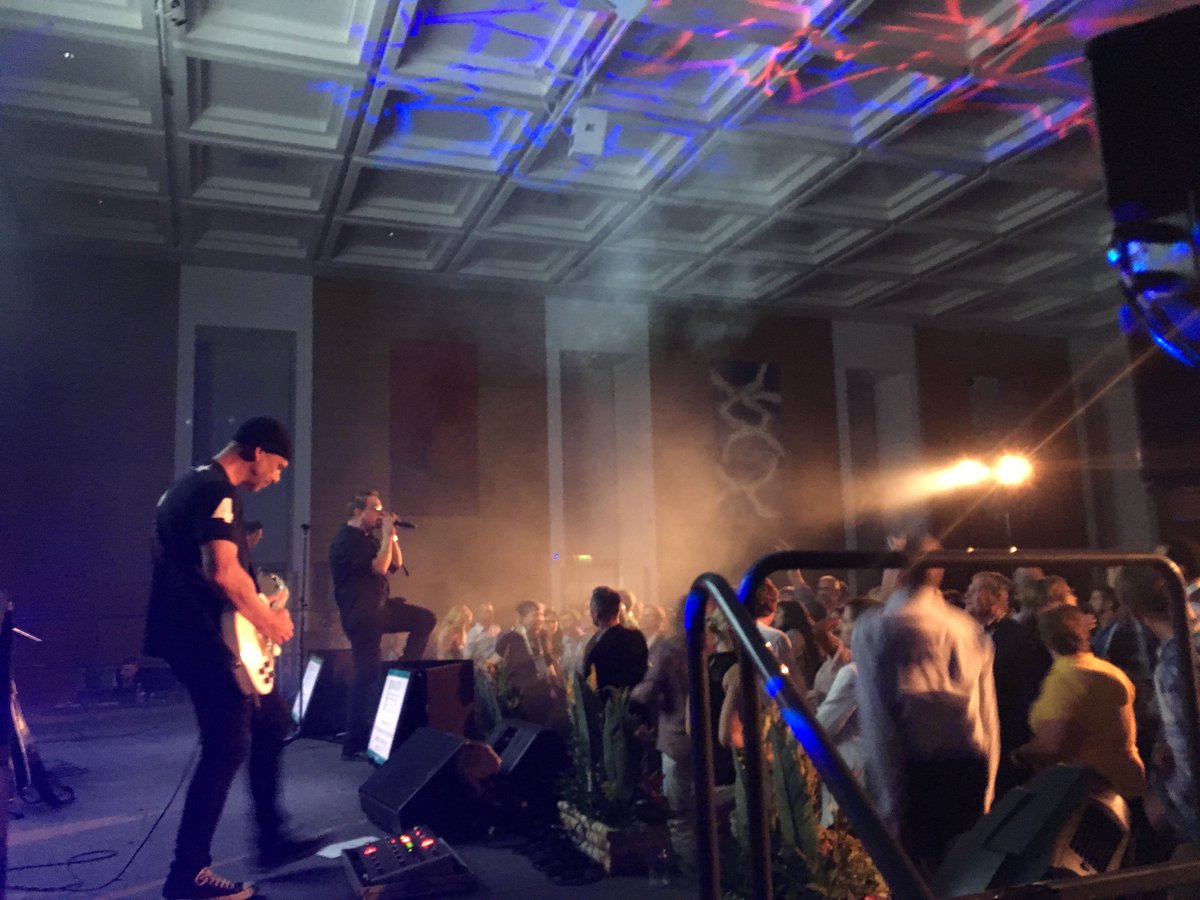 ElaineRosey's tweet photo. @UCDconference @MCIDublin @KnightsCatering Wow! Is that @U2 ☘ https://t.co/QdLy9urkA5
