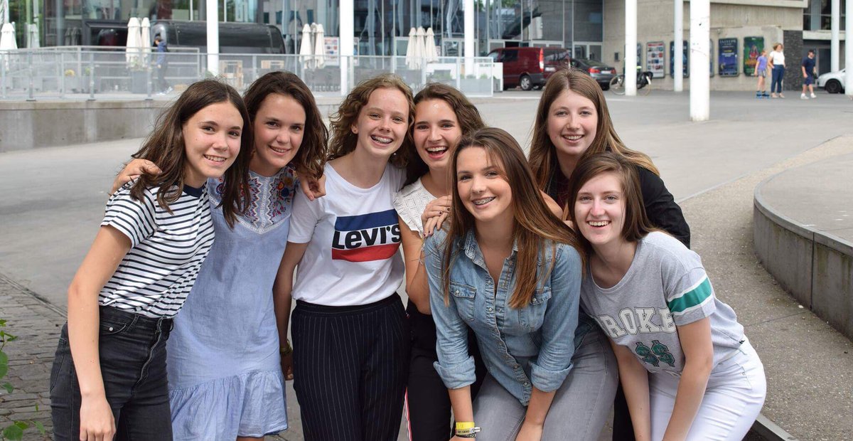 emma_onderbeke's tweet photo. 20 juli, special day ❤️
#GF2016
#Antw2017
Bedankt voor al de mooie vriendschappen @Lauwraaaaah_ ❤️ https://t.co/h7SZvA1Aj2