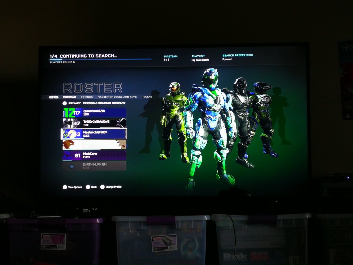 queenhawk12th's tweet image. First time on Halo multiplayer in over a year... Kicking it with the homies #BigTeam