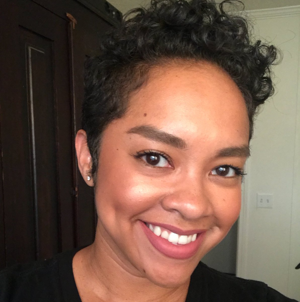 PaperDollCo_'s tweet photo. @lorealparisusa Revitalift from @influenster #complimentary for review. During the #revitaliftchallenge #contest I used it 2x/day for 2 wks. https://t.co/QUEUaLS80z