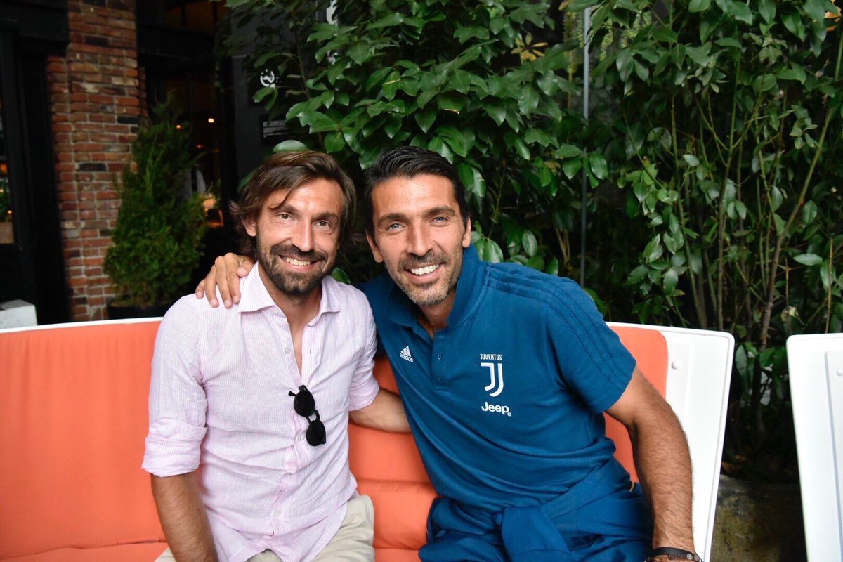Juventus_GO's tweet photo. ¡TREMENDO REENCUENTRO! En USA 🇺🇸 en NEW YORK por la gira Bianconera @Pirlo_official y @gianluigibuffon #JuveLegends 🖤🖤🖤🖤🖤🖤🖤🖤🖤👏🏻👏🏻👏🏻👏🏻🎉🎊 https://t.co/eH0aAQchfy