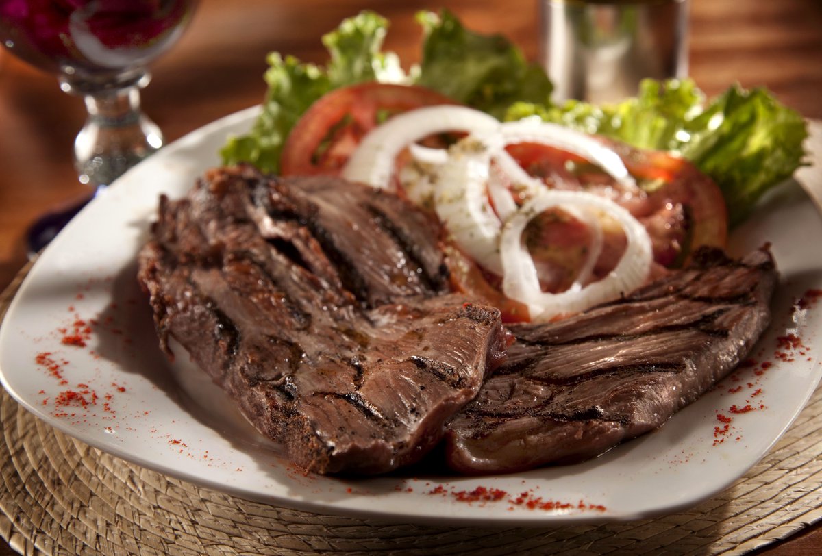 El Pulpón lo preparamos a la leña para darle ese delicioso sabor y lo servimos con una rica ensalada. Nos vemos en <a href="/donasadomexico/">DonAsadoMexico</a> #uruguay