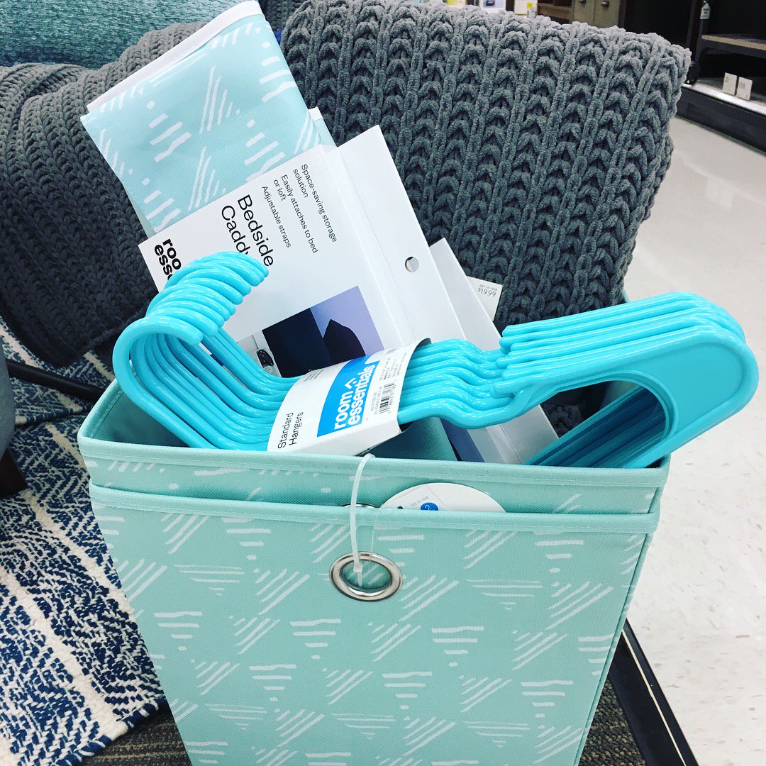 T2346vml's tweet photo. Dorm blues📘🖌📖 #T2346 #vmtl @OswaldDebbie @k_richadson @STYLEDBYVICTOR https://t.co/x6PlUoHmGg