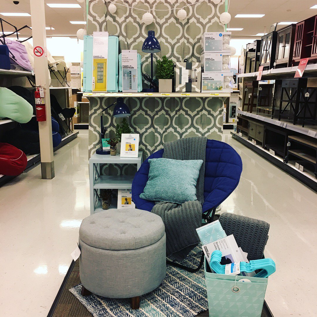 T2346vml's tweet photo. Dorm blues📘🖌📖 #T2346 #vmtl @OswaldDebbie @k_richadson @STYLEDBYVICTOR https://t.co/x6PlUoHmGg