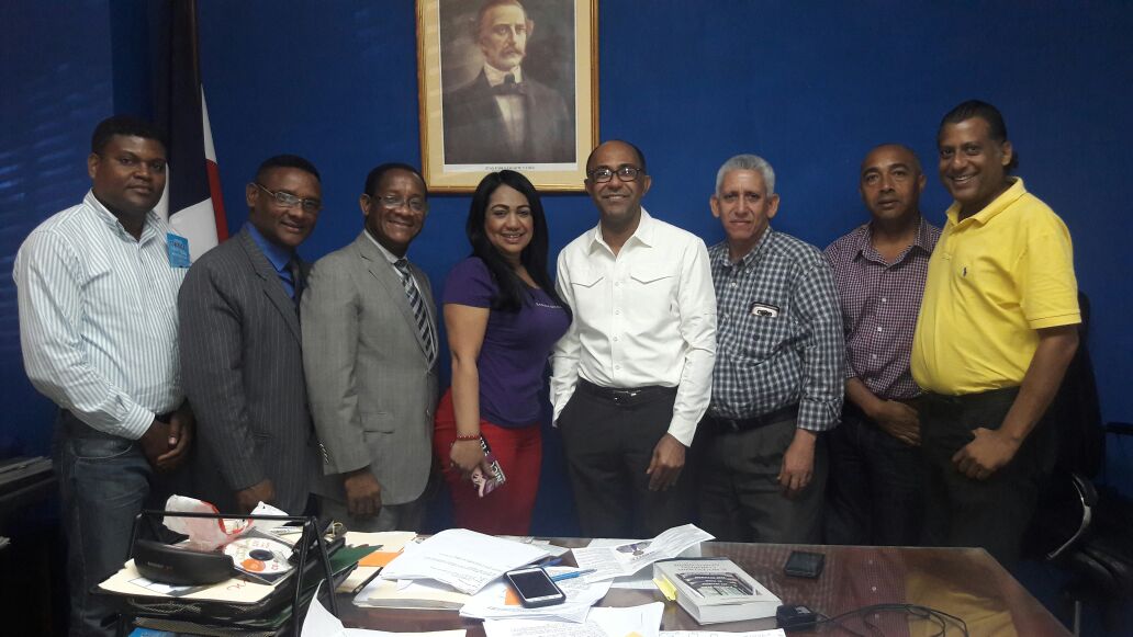 josefariasm's tweet photo. Recorrido con el candidato al CNMP Dante Castillo, recibiendo el respaldo de los Fiscales del cibao. https://t.co/J7JJJR1z37
