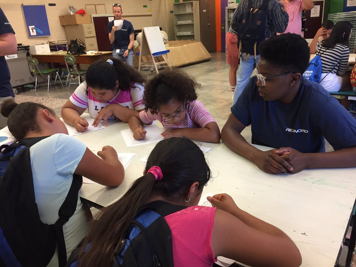 ZurnElkay's tweet photo. Rexnord interns spent an activity-filled afternoon w/ @MilwaukeeMPS students for @UnitedWayGMWC #InternDayOfAction! #pledgetobepresent https://t.co/p53IHKh5c7