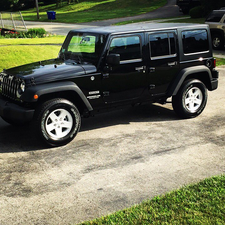 Boston617Bitch's tweet photo. I've wanted a Wrangler since I was a little girl and today I made my dreams come true, meet Black Betty 🖤 https://t.co/SWrwwzfjkl