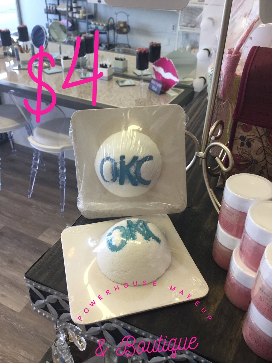 PowerhouseMake1's tweet photo. Get ready to #ThunderUp &amp; cheer on those pokes with these bath bombs! 🛁🍊⚡️💙 https://t.co/syYMxCwj2E