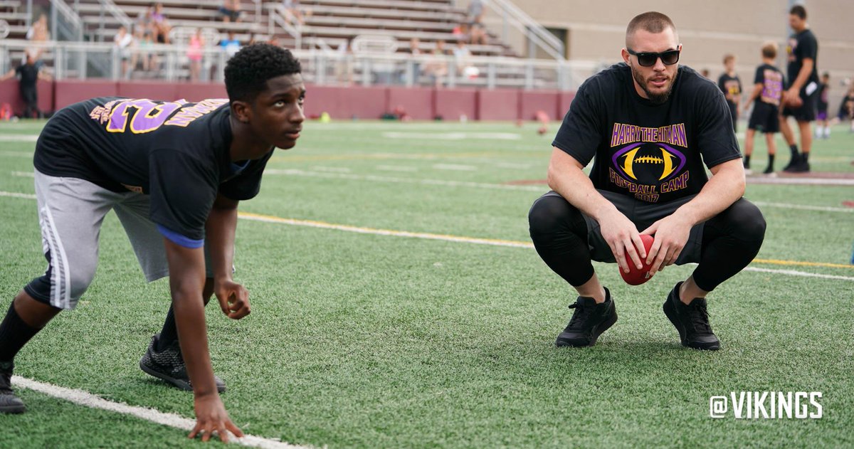 .@HarriSmith22's first "Harry The Hitman" Football Camp raised money for @BBBSGTC.   📰: mnvkn.gs/BBPUzH https://t.co/Q13lFxuI8W