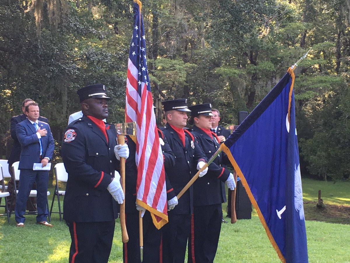 Minick's tweet photo. .@NCFDSC Honor Guard (Coker, Teal, Benekin, Covington & Kennedy) assisting @DorchesterSCGov w/ Change of Command between DCFR & OFFD. https://t.co/tDNfpsLWxR