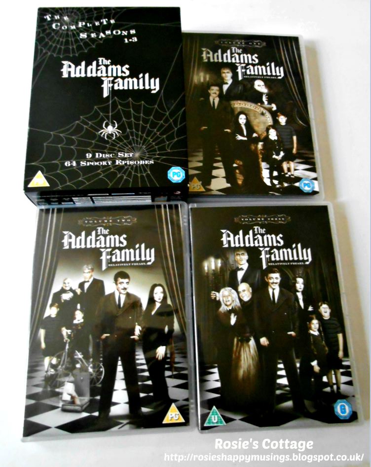 Roselady64's tweet photo. Rosie's Cottage: Sofa Days & TV Box Set Faves... https://t.co/GlTWy0VEmf #Spoonies DVD suggestions for #SofaDays ππΊππβ€οΈπΉ https://t.co/oTk4woVdwN