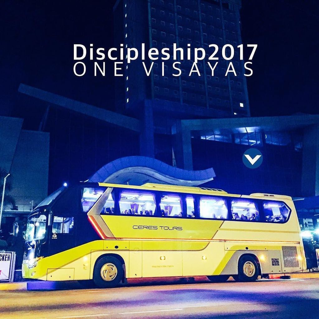 vynznograles's tweet photo. Bacolod here we come!👬👫🚌 #Discipleship2017 #LeadersAndInterns #engage2017 https://t.co/oLmf8tPj8j https://t.co/aU1TmZMj4X