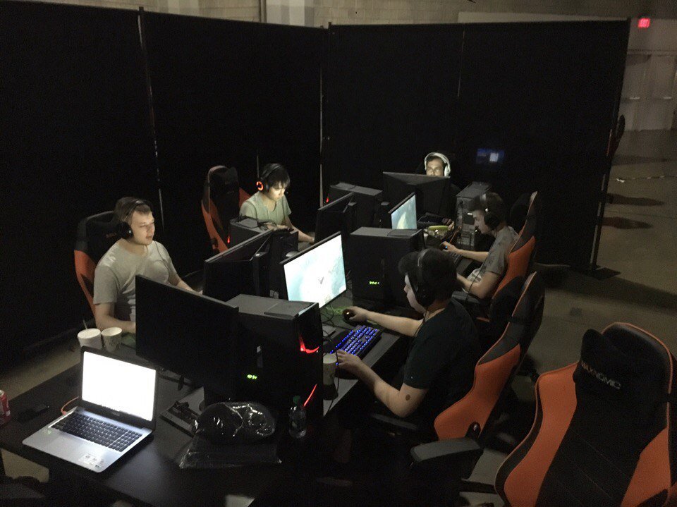 DFNjG9jXgAAUiJh.jpg:large