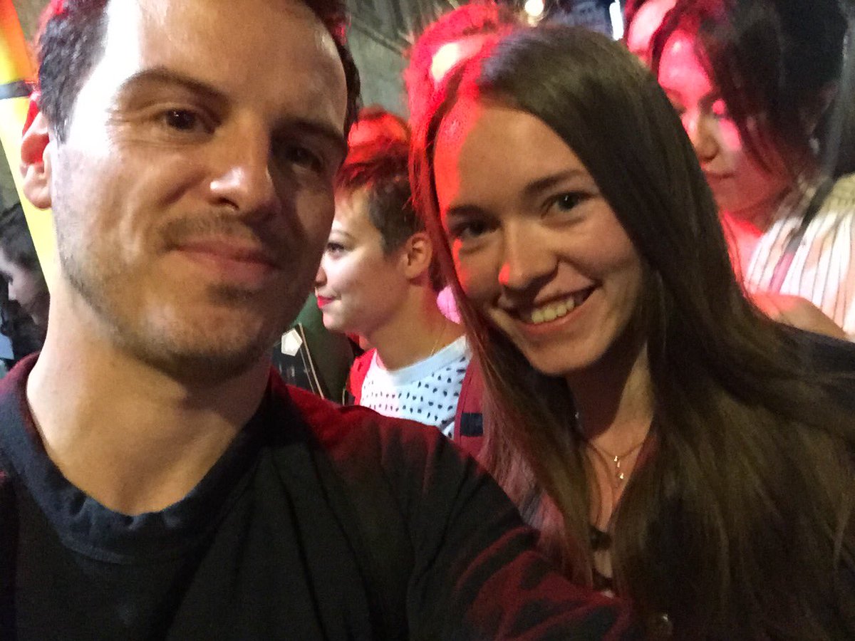 swiftstennant's tweet image. I JUST MET THE LIVING LEGEND ANDREW SCOTT