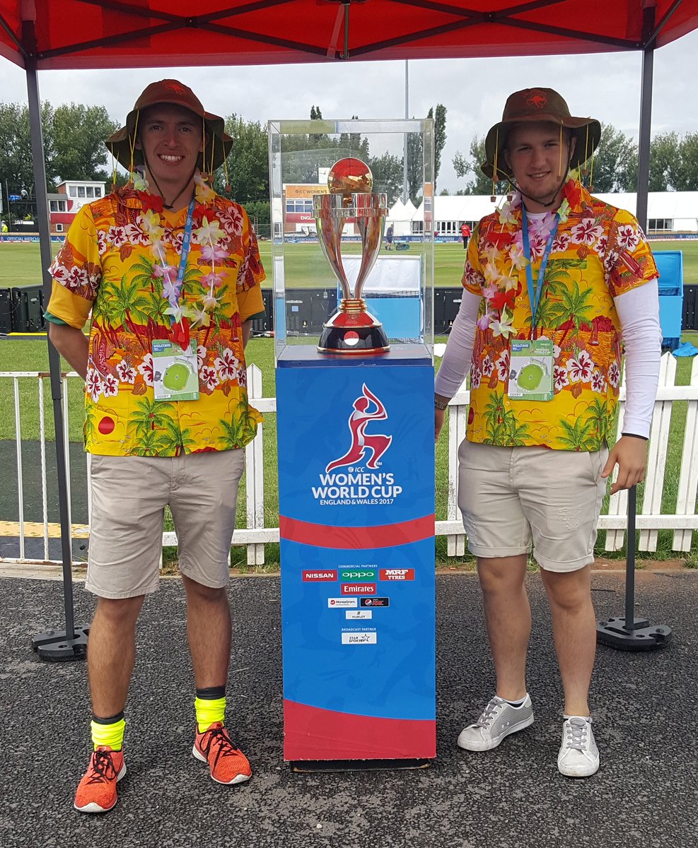 MikeEdwards79's tweet photo. Amazing day at @DerbyshireCCC with @TuptonHalls U14 girls cricket team for the #WWC17 semi-final! #GreatShirts #AussieForADay #Kangaroos https://t.co/mZbDcFWXlA