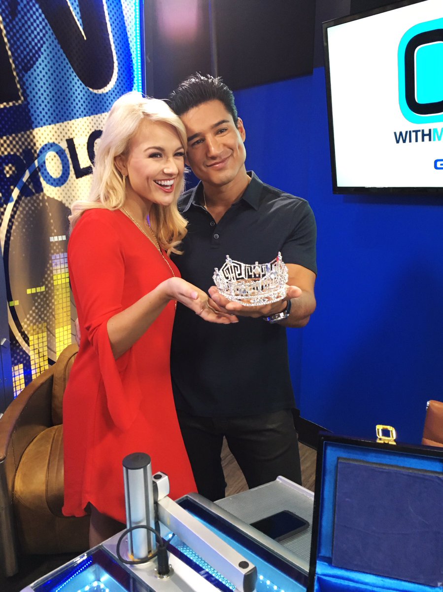 MissAmerica's tweet photo. More from yesterday with @mariolopezextra! โค๏ธ #matchingdimples #missamerica #missamerica2017 #savvyjanine #savvyshields https://t.co/PAG2XdGcfk