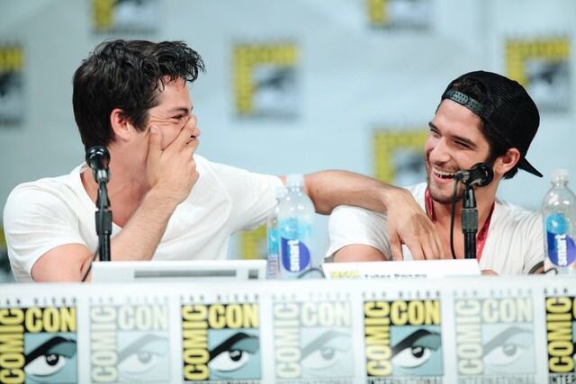 ArgTylerPosey's tweet photo. No me duele, me quema, me lastima https://t.co/sVgVQjz0my