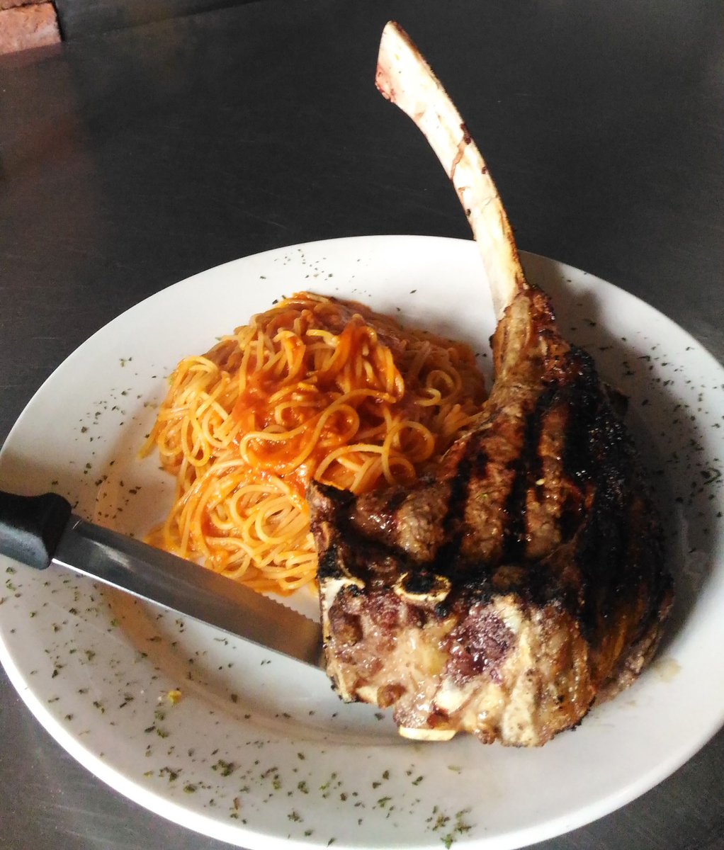 CuoreMcbo's tweet photo. Puedes pedir en la casa nostra diversos cortes de carne, qué te parece un delicioso filete Tomahawk ¿Te provoca? 👌🏼 ¡Visítanos y pídelo! https://t.co/VWB8C48Bmn
