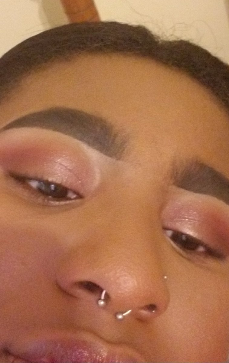 limb_less's tweet photo. #makeup #pink #wine #brows #korean #gradientlips https://t.co/gOuJEofA9W