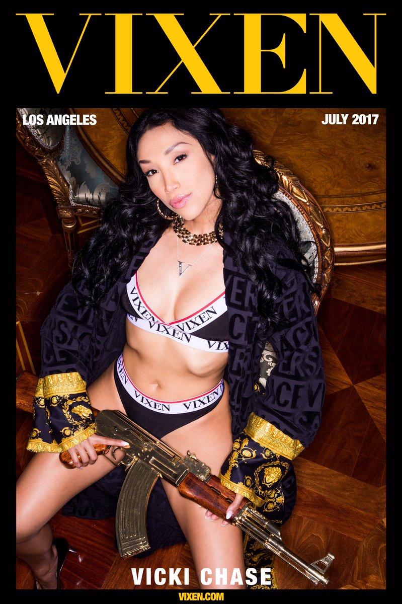 VickiChase's tweet photo. Today I didn't even have to use my A.K.
I got to say it was a good day @GregLansky @vixen_com
#Versace #VIXENANGEL #VickiChase #goldak https://t.co/fyWQtZVU6q