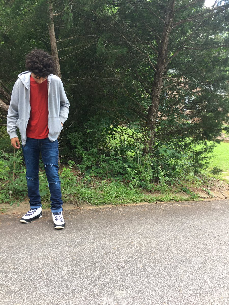 23dexxx's tweet photo. .....🤖🎒 https://t.co/UZu9aDiYHi