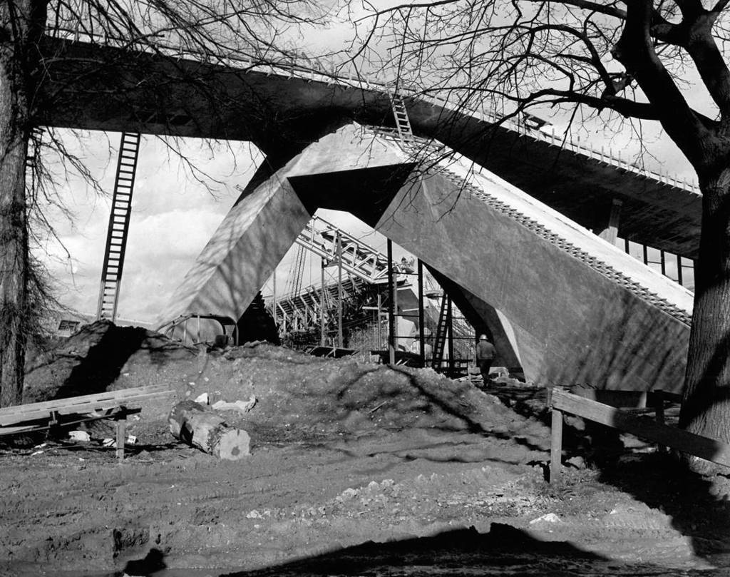 A look at Key Arena during construction in 1962. #vintagewashington #vintageseattle #keyarena #seattlehistory ift.tt/2voB0az